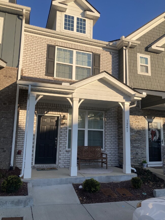 1241 Hope Vlg Wy in Nashville, TN - Building Photo - Building Photo