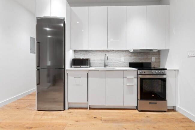 property at 503 W 22nd St