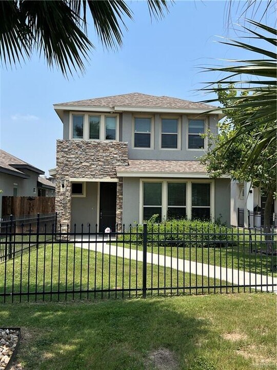 10228 N 14th St in McAllen, TX - Building Photo