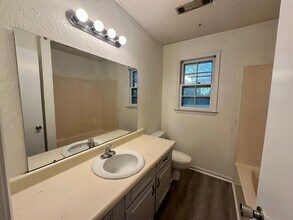 214 Thomas Dr in Sumter, SC - Building Photo - Building Photo