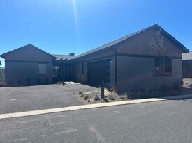 19135 Gateway Loop in Bend, OR - Building Photo