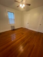 222 Castleton Ave, Unit 1 in Staten Island, NY - Foto de edificio - Building Photo