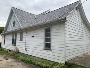 658 6th St in La Salle, IL - Building Photo - Building Photo