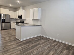 3164 Fall Hls Dr in Winston-Salem, NC - Building Photo - Building Photo