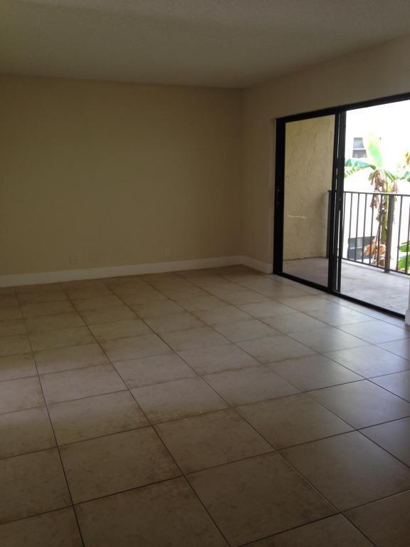 1447 Lake Crystal Dr in West Palm Beach, FL - Building Photo - Building Photo