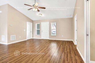 327 Blue Bayou Dr in Kissimmee, FL - Foto de edificio - Building Photo