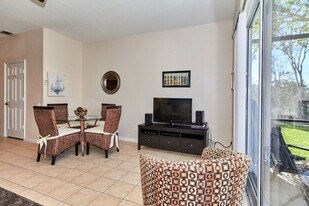 2330 Silver Palm Dr in Kissimmee, FL - Building Photo