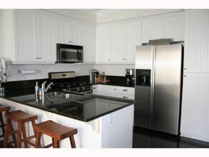 855 Harbor Cliff Way in Oceanside, CA - Building Photo - Building Photo