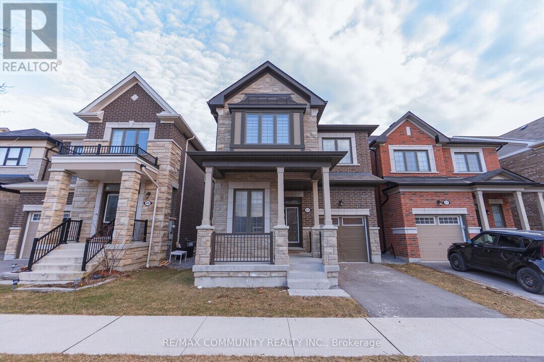 51 Cisco Dr in Whitby, ON - Building Photo