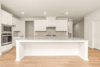 410 Pt Pl Dr in Loganville, GA - Building Photo - Building Photo