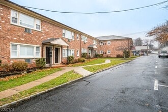 365 Bloomfield Ave in Verona, NJ - Building Photo - Building Photo