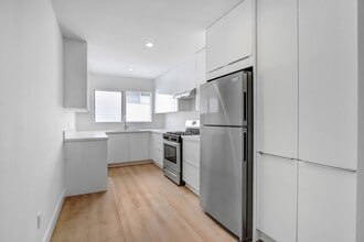 922 6th St in Santa Monica, CA - Building Photo - Building Photo