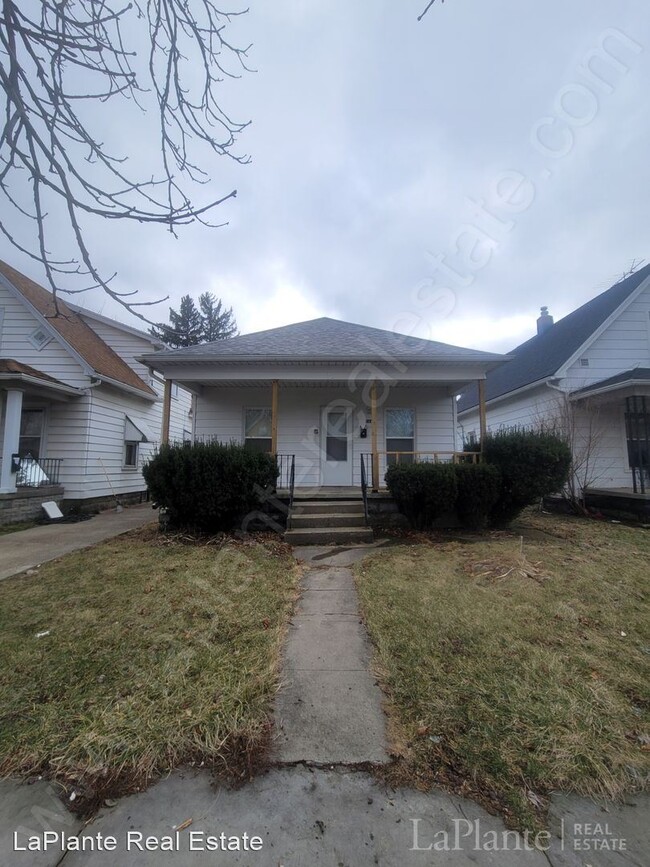 544 Bronson Ave photo'