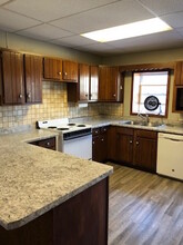 60 W Main St, Unit Apt. 3 in Platteville, WI - Building Photo - Building Photo