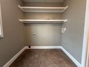 2222 N Hillcrest Ave in Springfield, MO - Building Photo - Building Photo