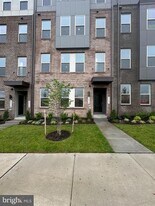 9070 Katherine Johnson Ave in Manassas, VA - Building Photo