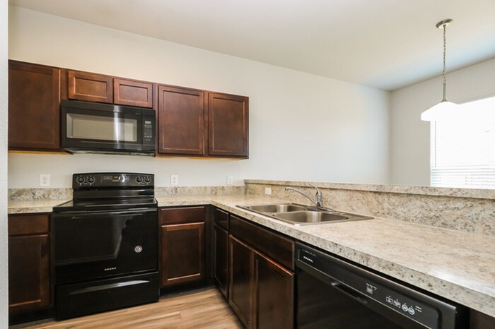 1001 Rice Dr in Bryan, TX - Building Photo