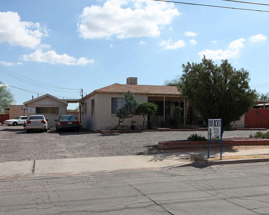 4240-4262 E Fairmount St in Tucson, AZ - Building Photo