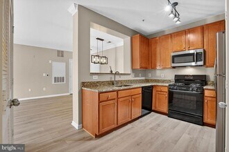 4850 Eisenhower Ave in Alexandria, VA - Building Photo - Building Photo