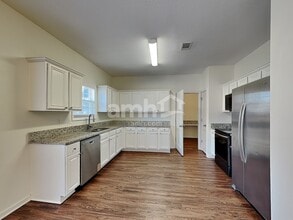 2613 Newtons Crest Cir in Snellville, GA - Foto de edificio - Building Photo