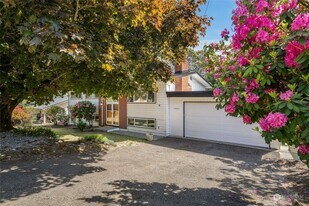 15822 5th Pl S in Burien, WA - Building Photo