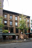324-326 W 46th St in New York, NY - Building Photo