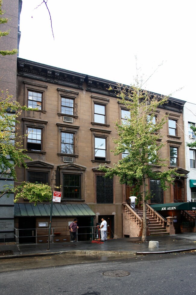 324-326 W 46th St