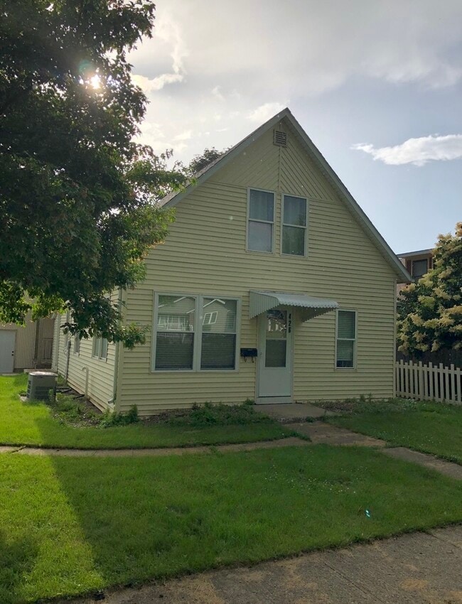 property at 426 Arizona Ave SW