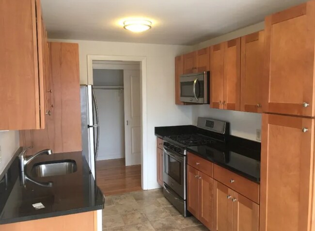 216 Massachusetts Ave, Unit 215-42 in Arlington, MA - Building Photo - Building Photo