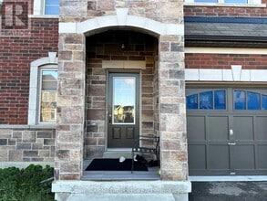 45 Kavanagh Ave in East Gwillimbury, ON - Building Photo - Building Photo