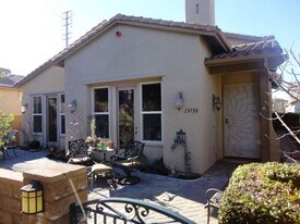 23730 Forest View Ct in Santa Clarita, CA - Building Photo