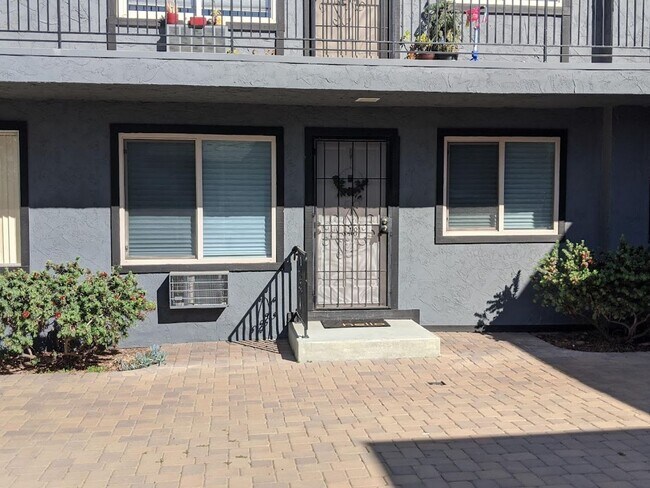 8150 Lemon Ave in La Mesa, CA - Building Photo - Building Photo