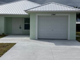 1144 Haven Pl in Moore Haven, FL - Building Photo