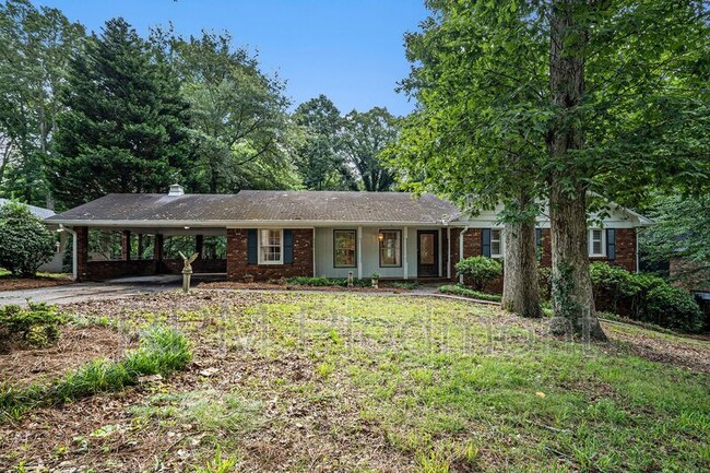 175 Wavetree Dr in Roswell, GA - Building Photo - Building Photo