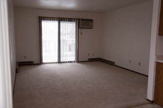 Foxdale Apartments in Fargo, ND - Building Photo - Interior Photo