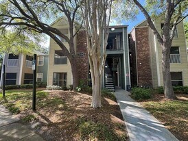 5136 Park Central Dr, Unit 212 in Orlando, FL - Building Photo