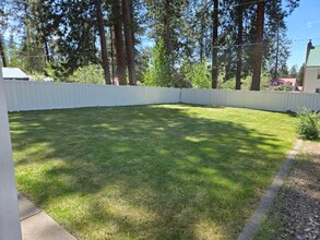 138722 Rhododendron St in Gilchrist, OR - Building Photo - Building Photo