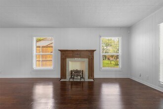 9103 Forest Hills Blvd in Dallas, TX - Building Photo - Building Photo