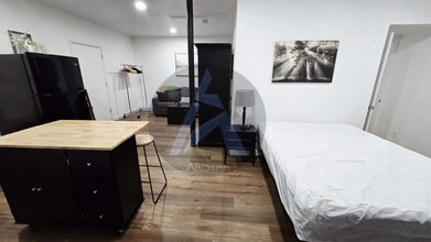 4433 Coopers Creek Dr SE in Smyrna, GA - Building Photo - Building Photo