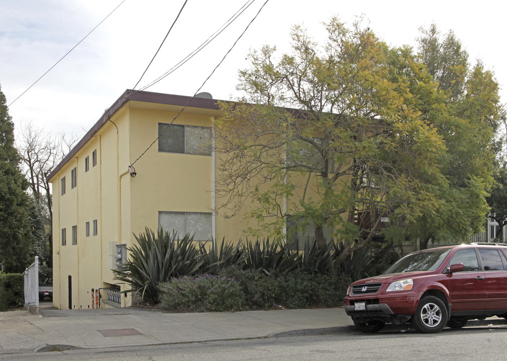 3234 Maple Ave in Oakland, CA - Building Photo