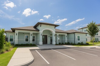 Lalita Senior Living in Brownsville, TX - Foto de edificio - Building Photo