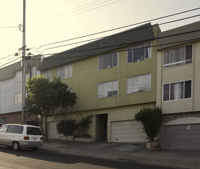 DeWetter Homes in Daly City, CA - Building Photo