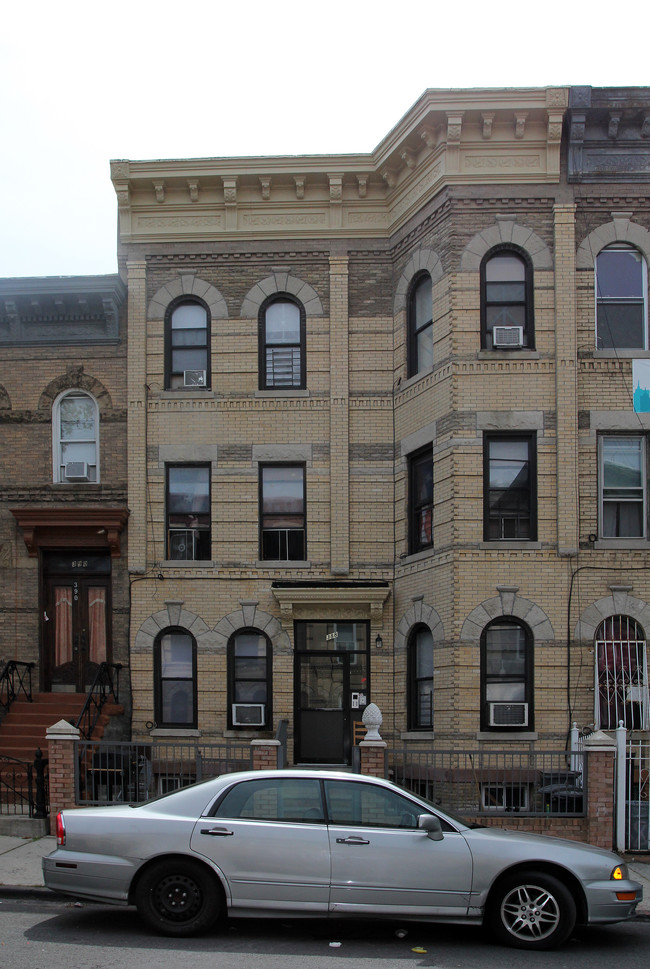 388 Woodbine St in Brooklyn, NY - Foto de edificio - Building Photo