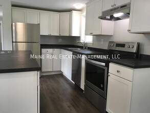 41 Parker St in Bangor, ME - Building Photo - Building Photo