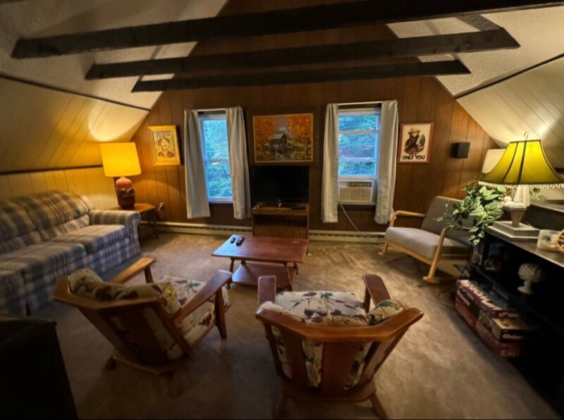 39 Lost River Rd in Woodstock, NH - Building Photo