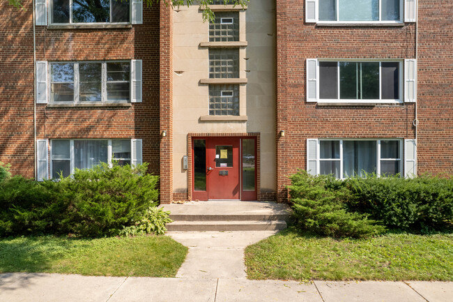 Sherman Terrace Condominiums in Madison, WI - Building Photo - Building Photo