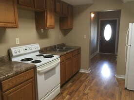 657 Marion Ct in Huntington, WV - Building Photo