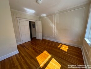 11 Vinal St, Unit 7 in Boston, MA - Foto de edificio - Building Photo