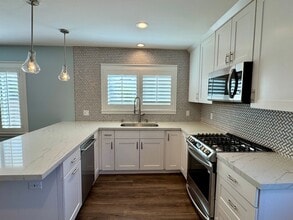 7915 Coldwater Canyon Ave in Los Angeles, CA - Building Photo - Building Photo