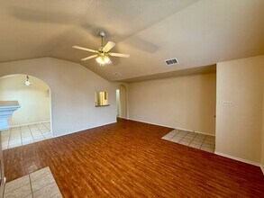 175 Lynn Dr in Kyle, TX - Building Photo - Building Photo